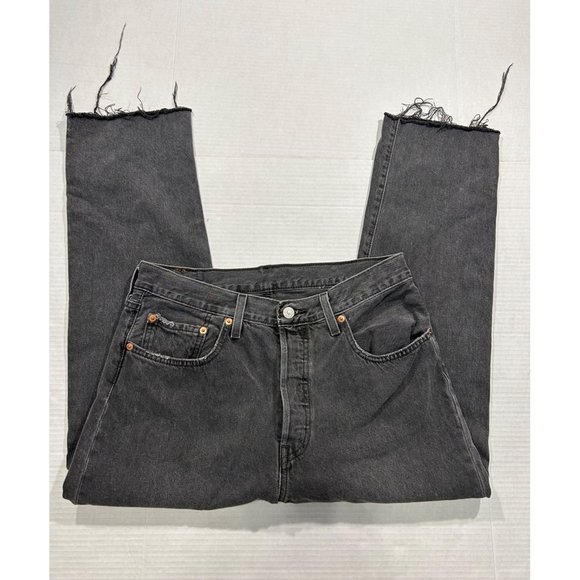 Levis Womens‎ Cropped Black Jeans Size W31/L26 Distressed Hem Button fly - Picture 1 of 15